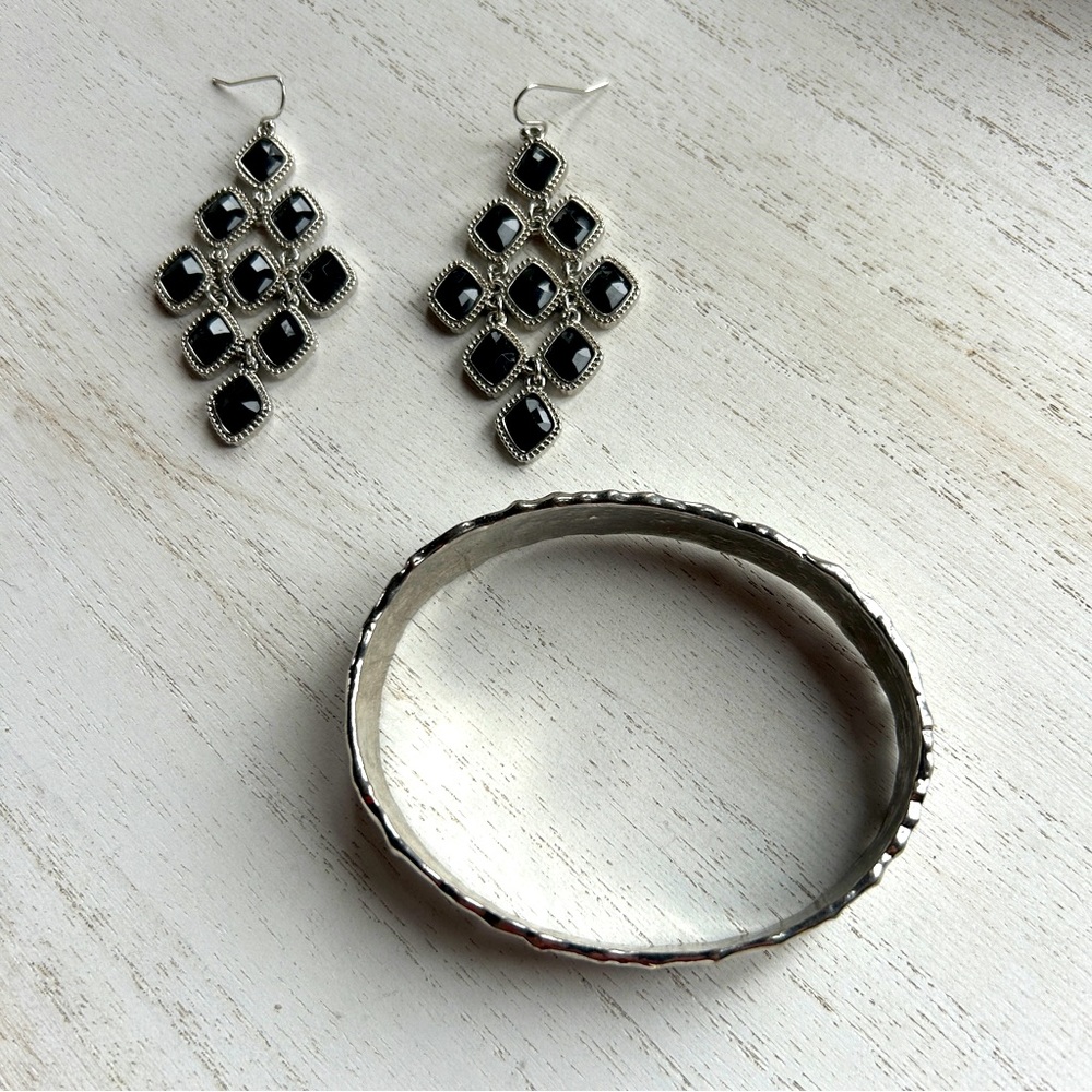 Earrings & Bangle Bracelet (Set)